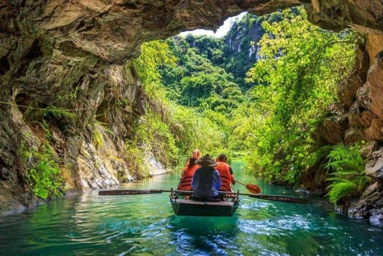 Tour Hoa Lư - Tam Cốc - Hang Múa - Bái Đính - Tràng An 2 Ngày 1 Đêm